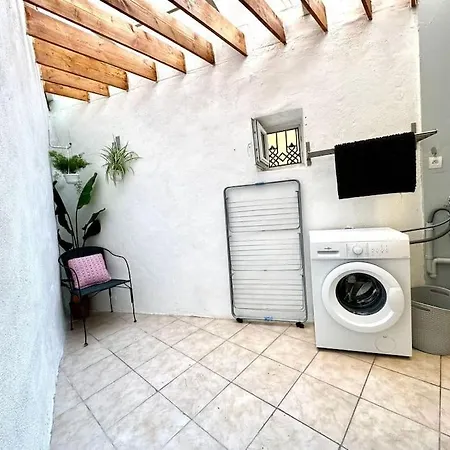 Maison Entre Pont Et Cathedrale